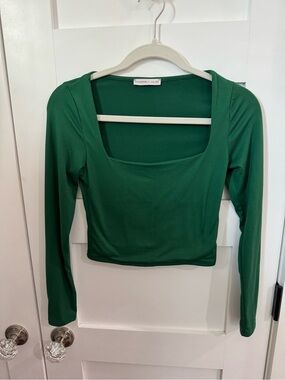 Sincerly Jules Square Neck Long Sleeve Top in Green Fits like size S